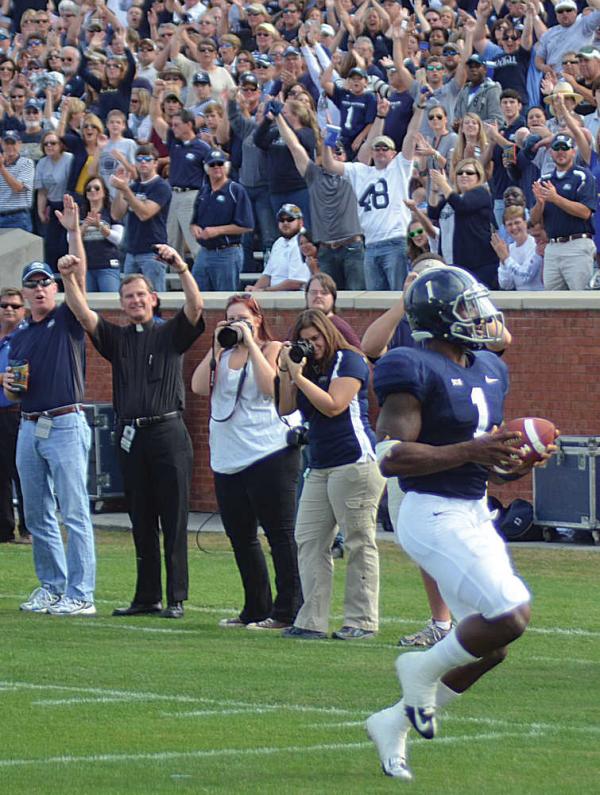Georgia Southern quarterback Jerick McKinnon finishes up his 57-yard touchdown run in the Eagles' 24-16 win Saturday. McKinnon rushed for 316 yards on the afternoon.